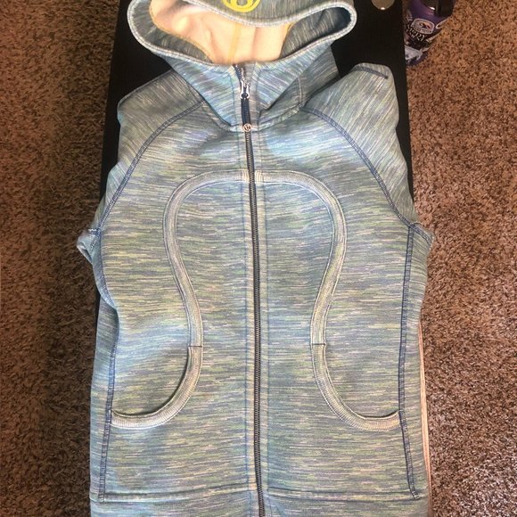 Lululemon zip hoody, size 8 - Picture 2 of 3